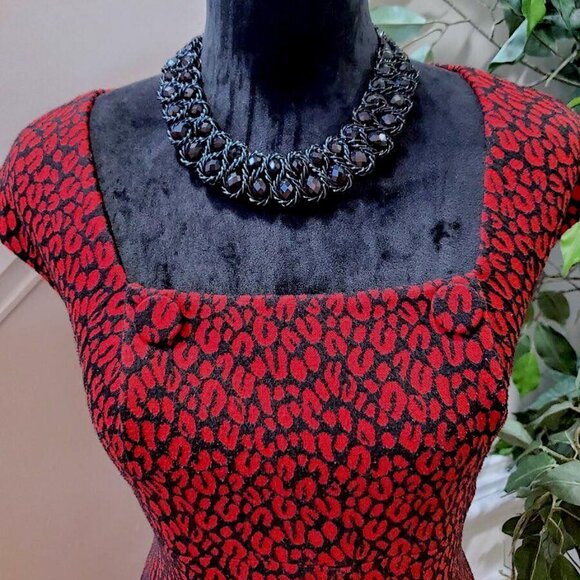 🌹🐾❤️Gorgeous Calvin Klein Red Black Textured Leopard Print Sleeveless Dress - Picture 5 of 16